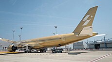 Zlatý Airbus A350-1000 spole�nosti STARLUX Airlines. Bude létat také do Prahy!