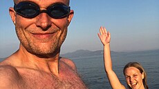 Ji�í Ployhar s partnerkou Laurou na dovolené na �eckém ostrov� Korfu (srpen...
