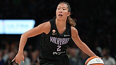 Kaitlyn Chenová v dresu Golden State Valkyries
