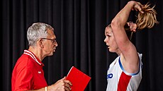 Trenérský asistent Petr Treml a �eská pivotka Alena Hanu�ová