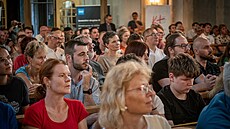 V publiku na koncertu v Otovicích se se�la �ada fanou�k� populární hry Kingdom...