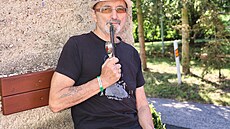 Fajf�i�ka na zápra�í a pozorování cvrkotu v obci, to je Jardovo!