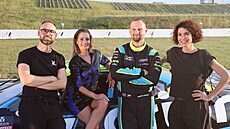 Ján Bulka, Vanessa Neumann, Martin Doubek a Al�b�ta Jungrová v zákulisí focení...