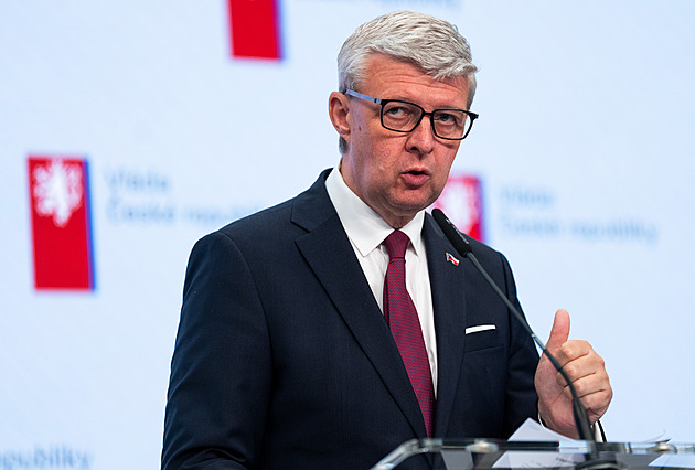 Havlíček odmítá hon za procenty na obranu. Šetříte kosmeticky, řekl Jurečka