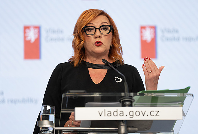 „Brutálně nezodpovědné, dojedeme na to všichni.“ Opozice tepe vládu kvůli deficitu