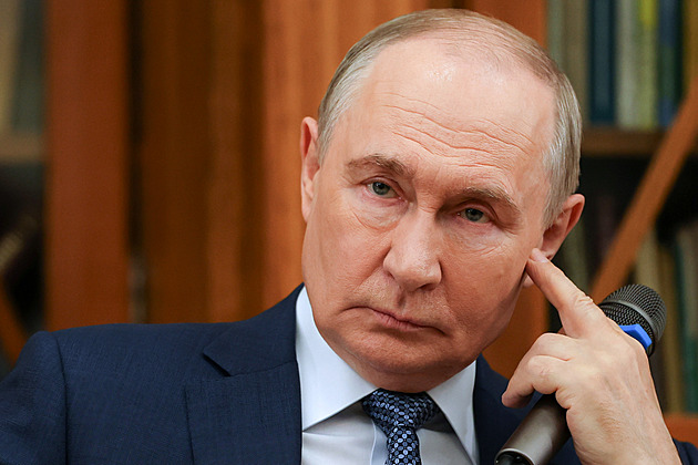Putin fears weakness could get him hanged, while teaching students about the food chain