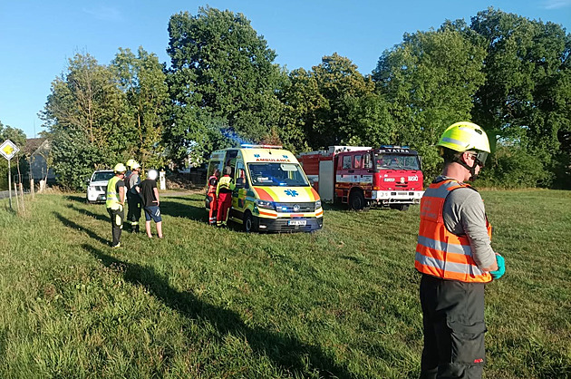 Preschool girl seriously burned after falling into fire at event in Plzeň region