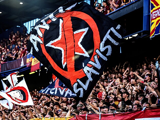 Sparťanští fanoušci před derby proti Slavii