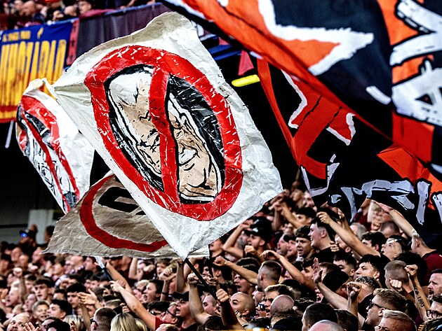 Sparťanští fanoušci před derby proti Slavii