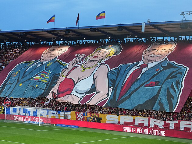 Choreo sparťanských fanoušků v derby na Letné