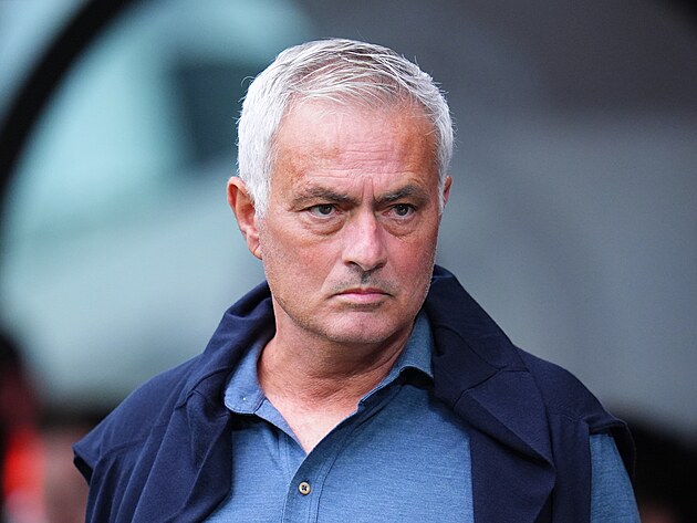 Tren�r Realu Madrid Jos� Mourinho b�hem z�pasu s M�lagou.
