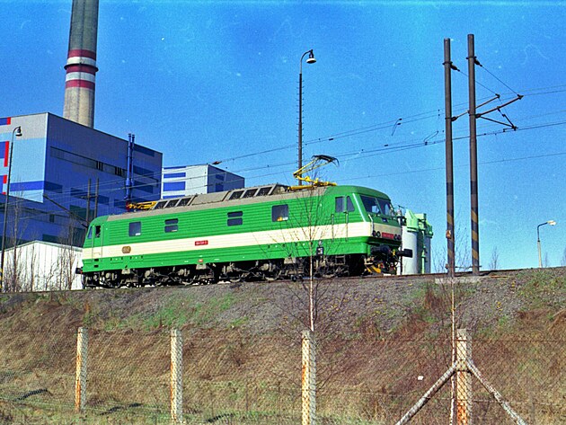 Lokomotiva 184.501 na vle�ce Dolu N�stup Tu�imice, 15.dubna1996