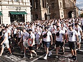Pochod slávistických fanou�k� k derby na Letnou