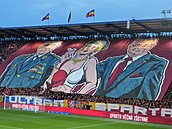 Choreo spar�anských fanou�k� v derby na Letné