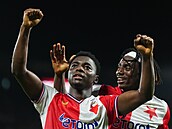 Slávistický k�ídelník Emmanuel Ayaosi se raduje ze svého gólu v derby proti...