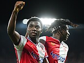 Slávistický k�ídelník Emmanuel Ayaosi se raduje ze svého gólu v derby proti...