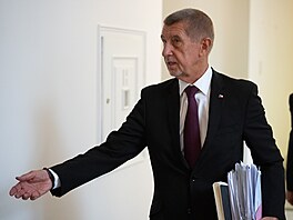 Premiér Andrej Babi� dorazil na jednání vlády, kde se bude mimo jiné...