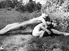 Výraznou osobností raného n�meckého naturismu byl malí� Karl Diefenbach. Ten...