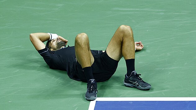 Novak Djokovi� se tr�p� v prvn�m kole US Open.