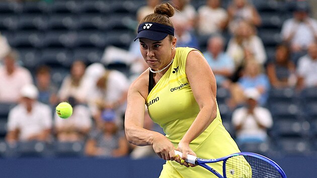 Linda Noskov� v prvn�m kole US Open
