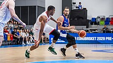 Tomá� Kyzlink b�hem utkání s Norskem v p�edkvalifikaci o EuroBasket 2029.