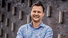 Pavel Hénik, spisovatel mnoha protiklad� a �irokého záb�ru. Napsal nap�íklad i...
