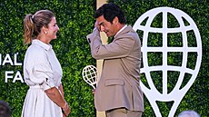 Dojatého Rogera Federera uvedla do tenisové Sín� slávy jeho man�elka Mirka.