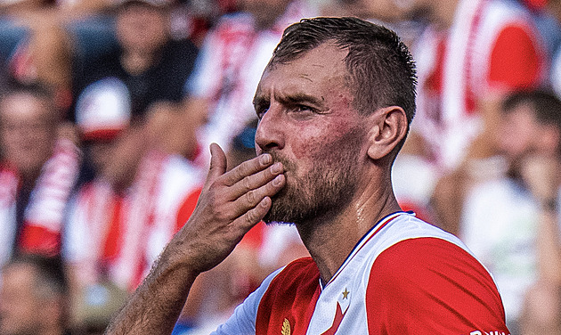 Nejenom v Edenu fanoušci protestovali. Tribuna Sever pískala na vlastní příznivce