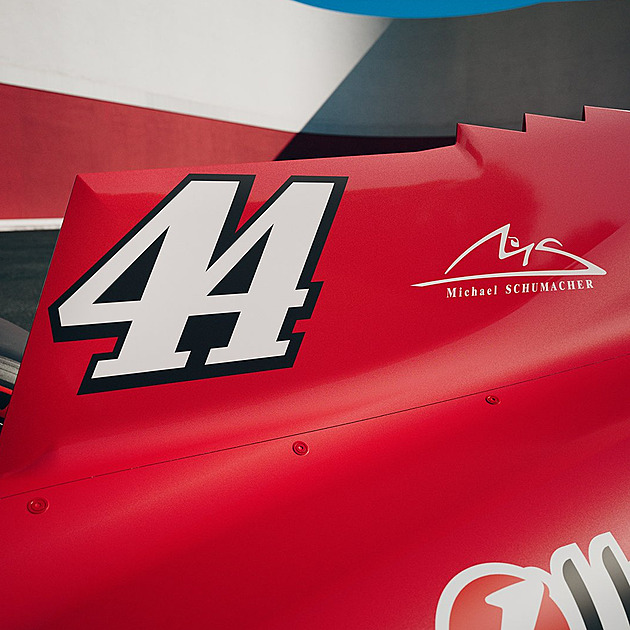 Domácí pocta legendě. Podívejte se, jak vypadá ferrari věnované Schumacherovi