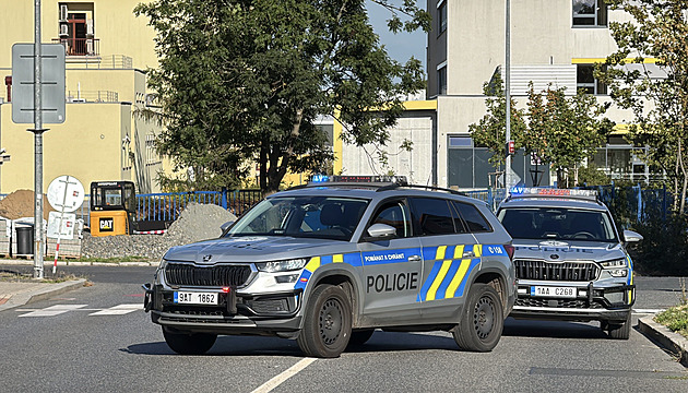 V Praze na Větrníku našli při výkopech ruční granát. Okolní ulice jsou uzavřené