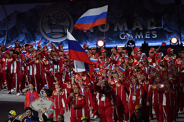 Ohnivý tygr, mávající Putin. V Kyrgyzstánu s pompou začaly Nomádské hry