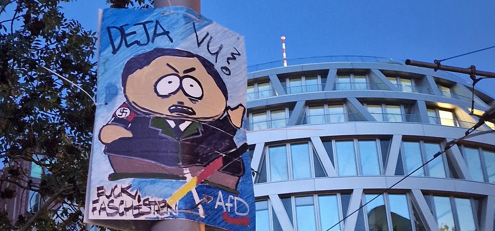 AfD vyhrála volby v Sasku-Anhaltsku. Její poslanci mají kontroverzní minulost