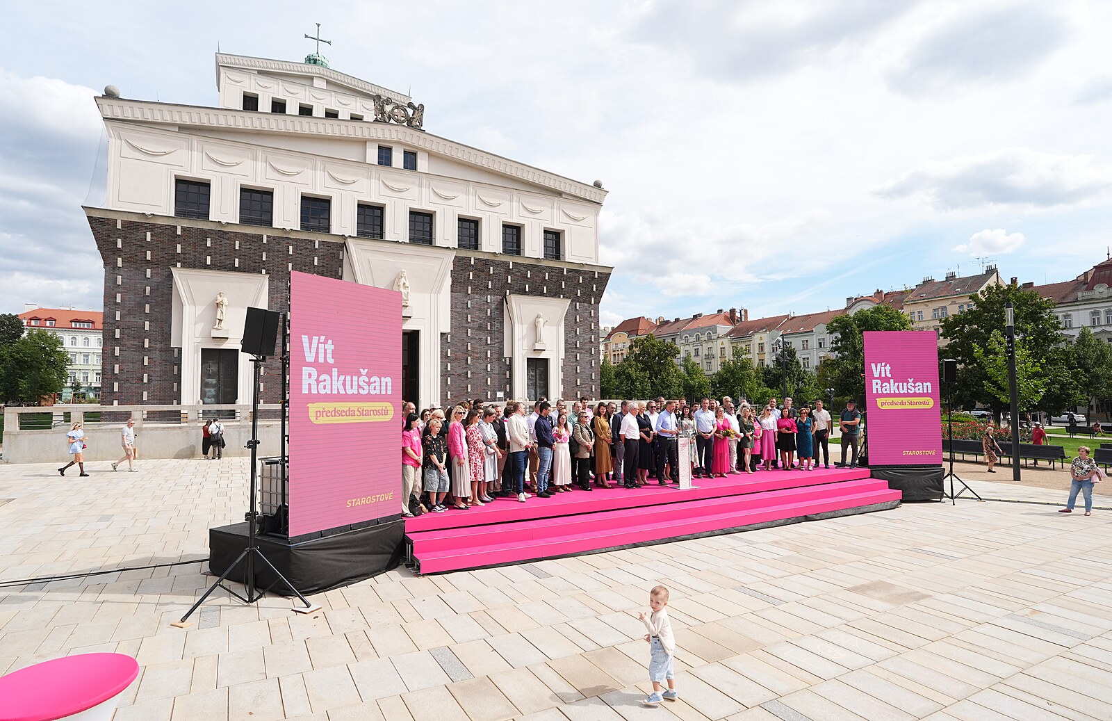NÁZOR: Parník STAN, který nikdy nikdo neviděl. Interpretace leckdy zakrývají výsledky průzkumů