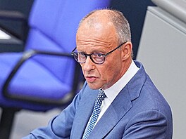 N�mecký kanclé� Friedrich Merz b�hem debaty o rozpo�tu ve Spolkovém sn�mu (9....