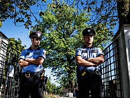 Na h�bitov� v Lánech probíhá exhumace t�la Jana Masaryka. Odborníci doufají, �e...