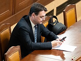 Ministr zahrani�í Petr Macinka (Motoristé) na �ádné sch�zi Sn�movny. (8. zá�í...