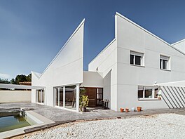 Ve sv�t� velké architektury se doslovná p�ímo�arost necení. P�ipodobnit...