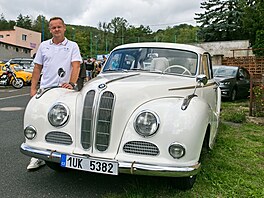Franti�ek Endrych a BMW 502 - první povále�ný n�mecký v�z s hliníkovým motorem...