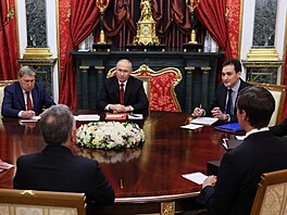 Ruský prezident Vladimír Putin v Kremlu na jednání s americkými vyjednava�i...