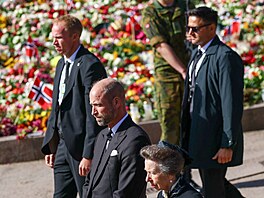 Norsko se lou�í s králem Haraldem V. Na poh�eb p�ijel také následník britského...