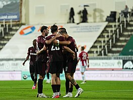 Radost spar�anských fotbalist� po tref� Matyá�e Vojty proti Viktorii �i�kov.