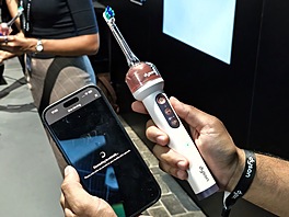 Dyson CameraJet