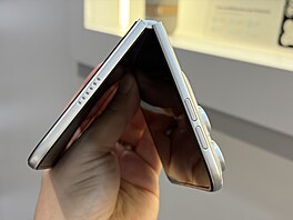 Makety ohebného iPhonu (IFA 2026)