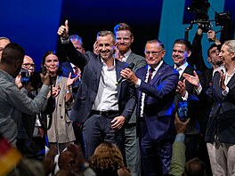 Lídr AfD Ulrich Siegmund hovo�í ve �tábu strany po zemských volbách v...