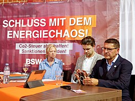 Hlavní kandidát strany Aliance Sahry Wagenknechtové (BSW) Thomas Schulze po...