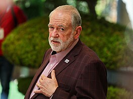 Americký velvyslanec v Izraeli Mike Huckabee p�i náv�t�v� palestinské obce...