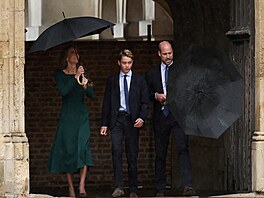 Princezna Kate, princ George a princ William v první �kolní den na Eton College...