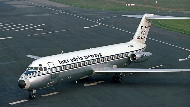 McDonnell Douglas DC-9-32 byl vyrobený v roce 1976 a pro Innex-Adria Aviopromet...