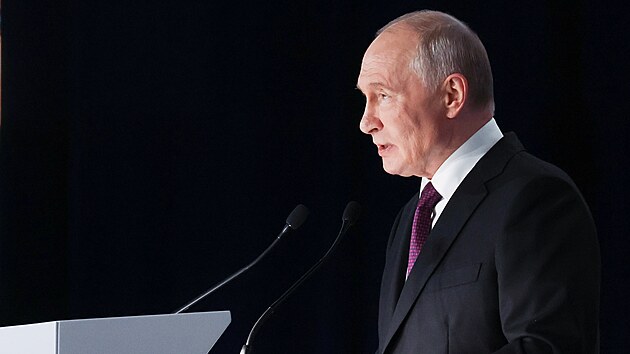 Vladimir Putin na ekonomick�m f�ru ve Vladivostoku (3. z��� 2026)