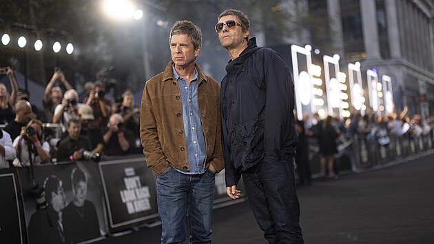 Noel a Liam Gallagherov� na  lond�nsk� premi��e dokumentu Don�t Look Back In...